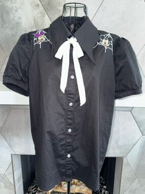 Her Universe Disney Halloween Bat Wing Collar Woven Button-Up Junior Sz M